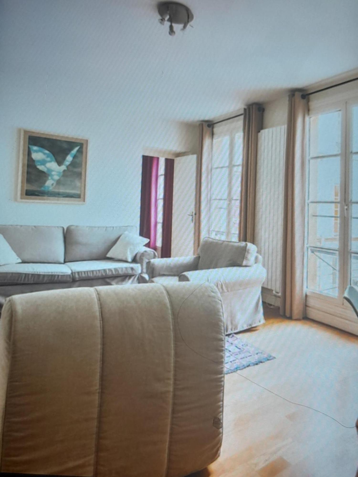 1 Minute Gare Montparnasse , Center, Awsome Place, Close To Eiffel Tour And Louvre Meusm , Front Metro Appartement